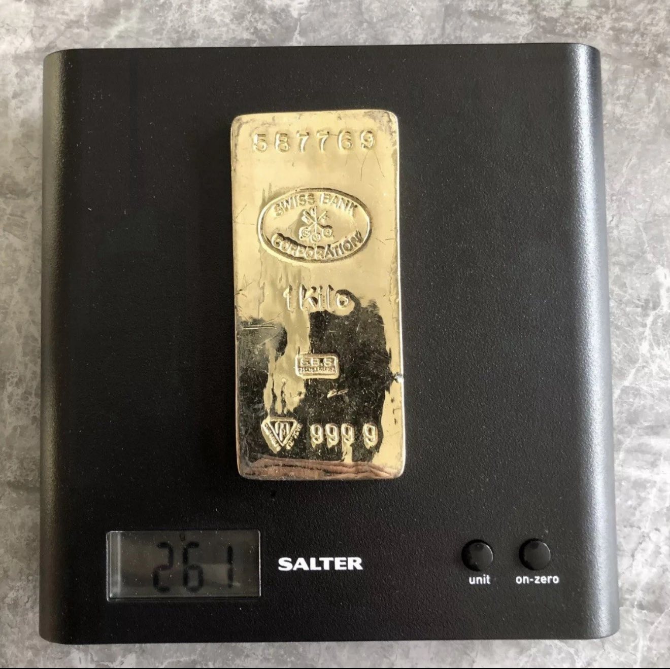 ‘THE GOLD (2023’) SCREEN-USED BRINKS MAT GOLD BAR PROP - Image 8