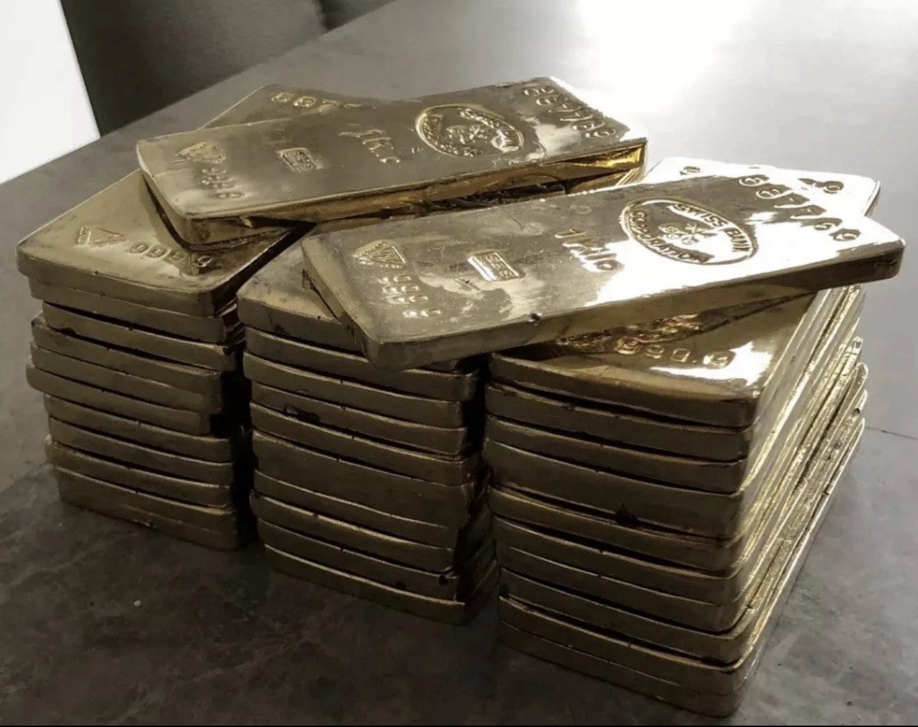 ‘THE GOLD (2023’) SCREEN-USED BRINKS MAT GOLD BAR PROP - Image 9